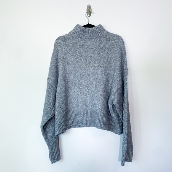 Arizona Jean Company Gray Cable Knit Turtleneck Sweater - Picture 4 of 5